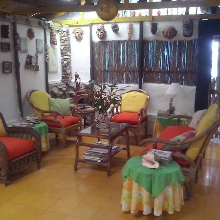 Caribbean Coral Inn Tela Extérieur photo