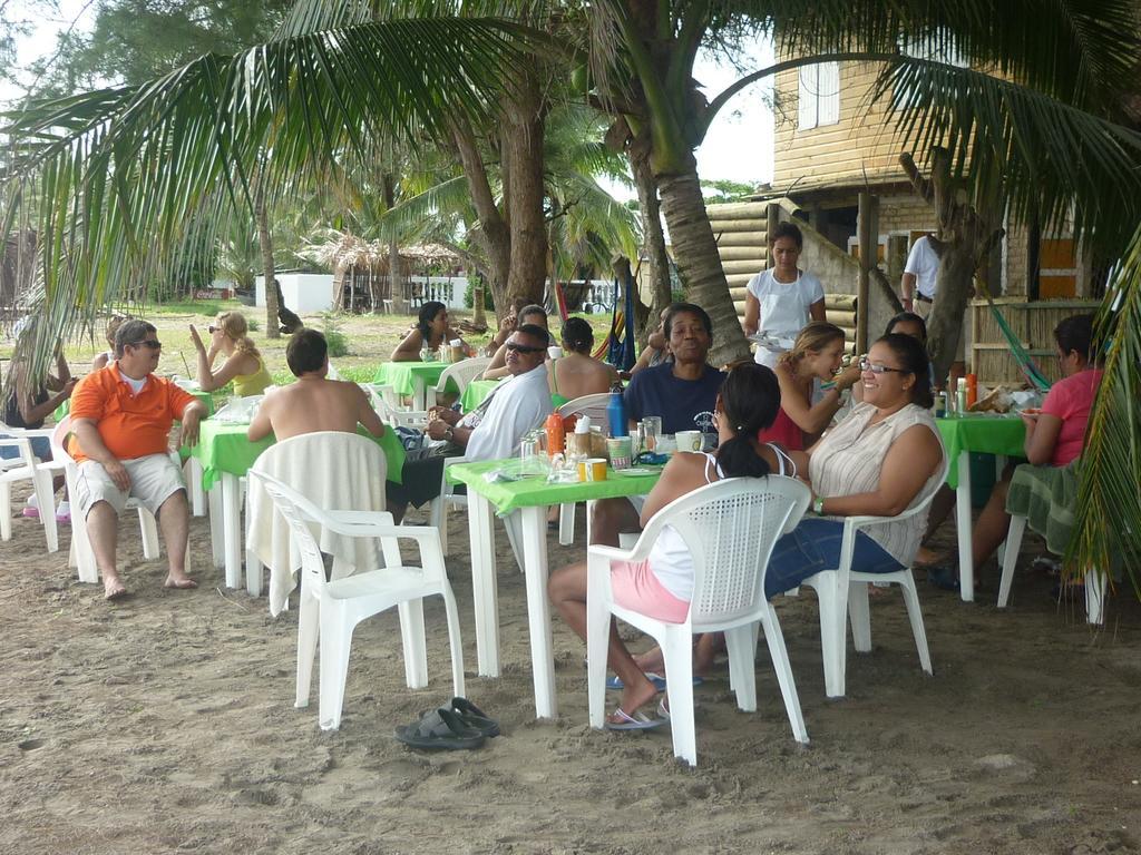 Caribbean Coral Inn Tela Extérieur photo