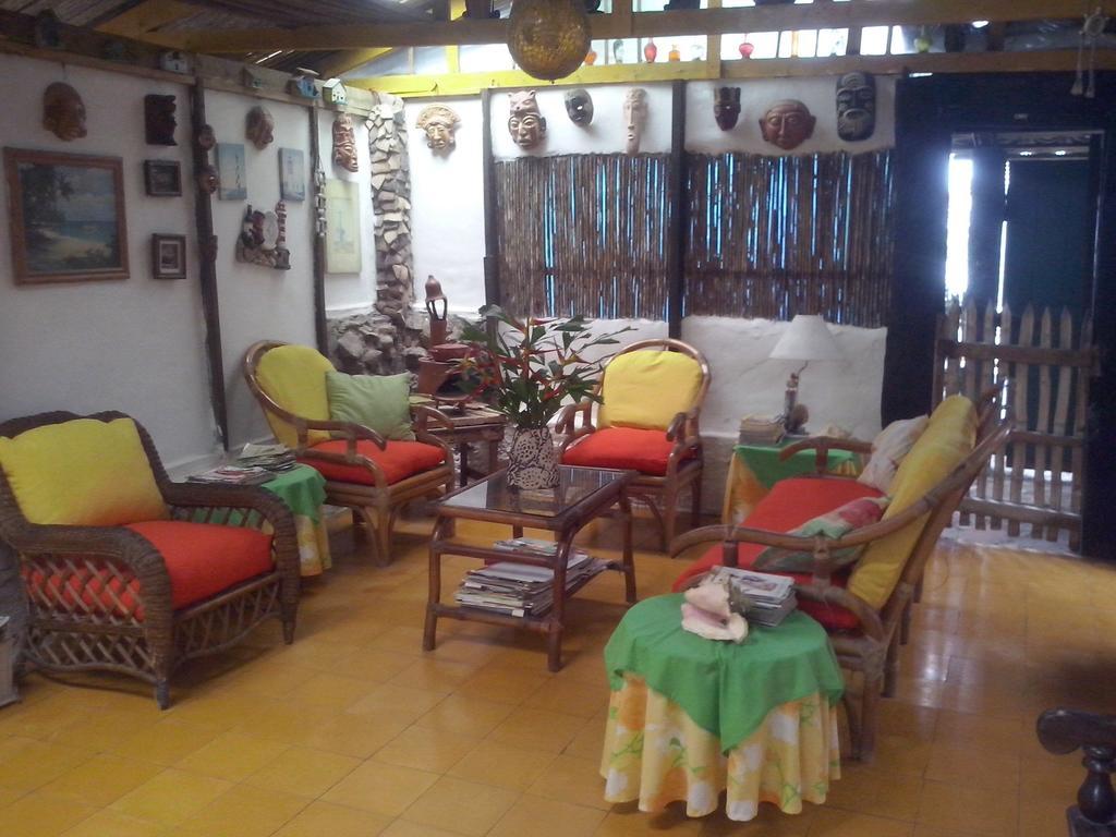 Caribbean Coral Inn Tela Extérieur photo
